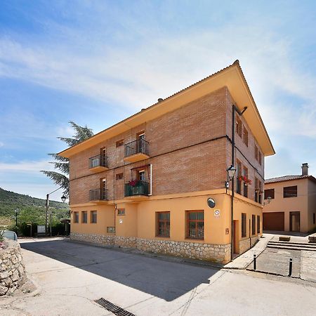 Albergue Sierra De Arbe Naval 外观 照片