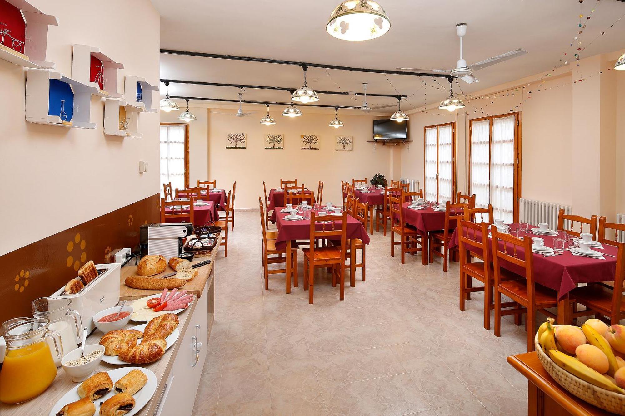 Albergue Sierra De Arbe Naval 外观 照片