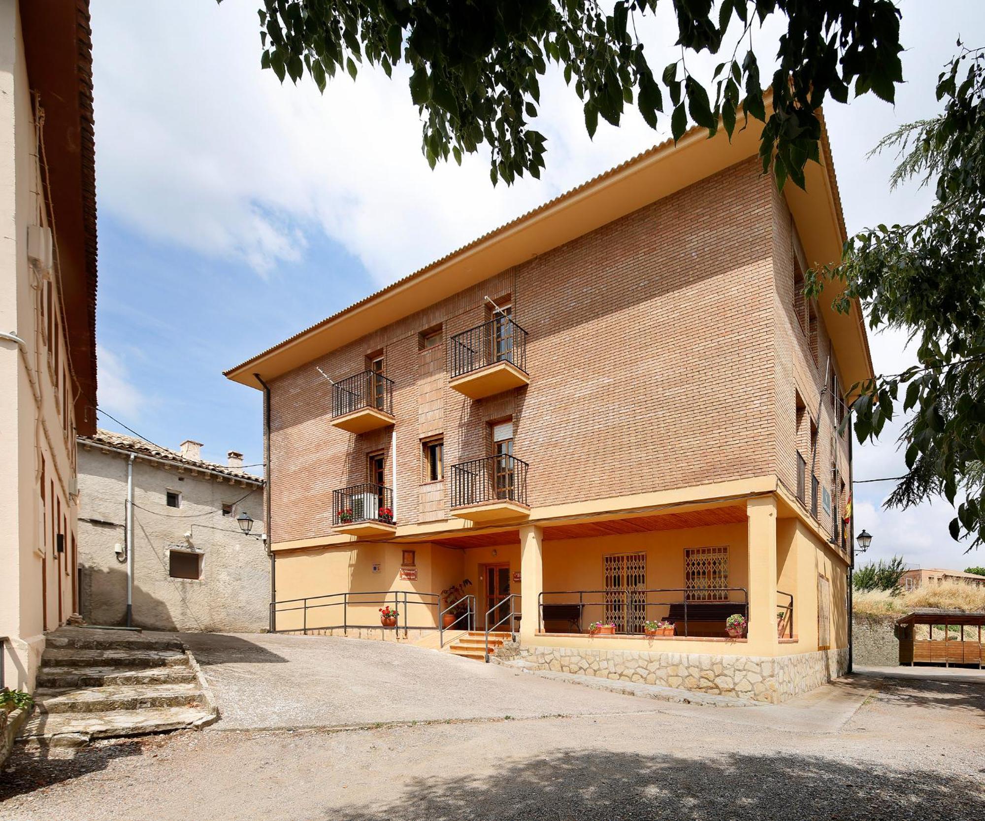 Albergue Sierra De Arbe Naval 外观 照片